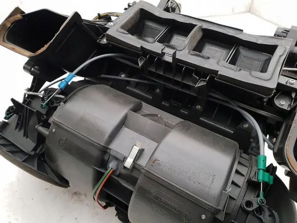 Land Rover Range Rover L322 2010 Heater Assembly image 6