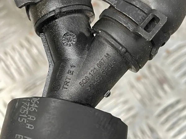 Vattenpump Audi A4 8K 5Q0965561B image 8