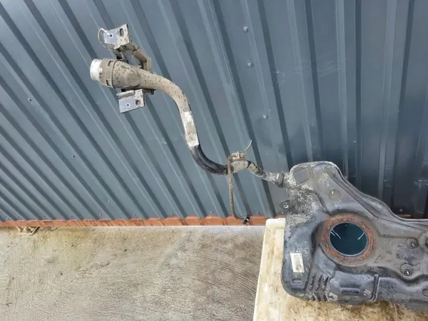 Depósito combustible OEM 5N0201021GG para Audi Q3 8U 2.0 TDI image 3