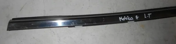 Opel Mokka A 12- Rechter achter schraapdichting OEM 94521890 image 3