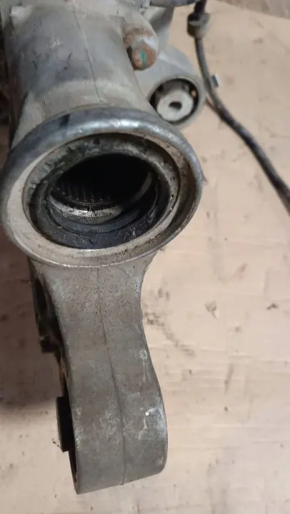 2015 Mercedes GLE Diff avant A1663301900 image 3