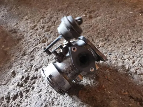 Soupape EGR OEM 038131501AL pour Ford Galaxy III 1.9L image 3