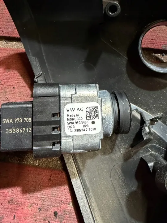 OEM 5WA980546E vasen peili kameralla VW Passat B9:lle image 3