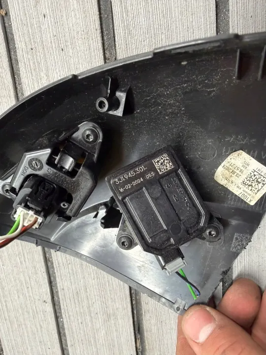 OEM 5WA980546E vasen peili kameralla VW Passat B9:lle image 5