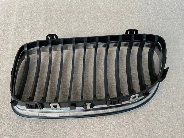 Griglia destra BMW E90 E91 LIFT 51137201968 image 4