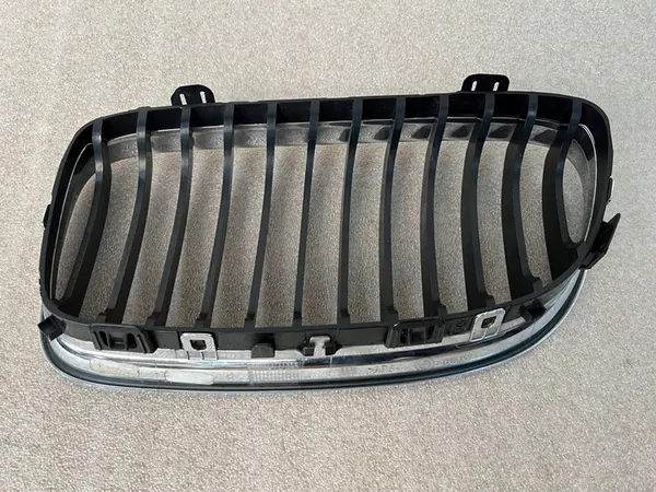 Griglia destra BMW E90 E91 LIFT 51137201968 image 5