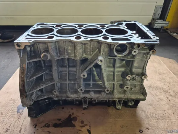BMW Motorblok OEM GGXXXXUUU - Gebruikt in Uitstekende Staat image 2