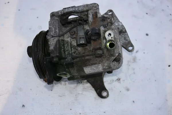 Compresseur de Climatisation Subaru Impreza WRX STI OEM image 3