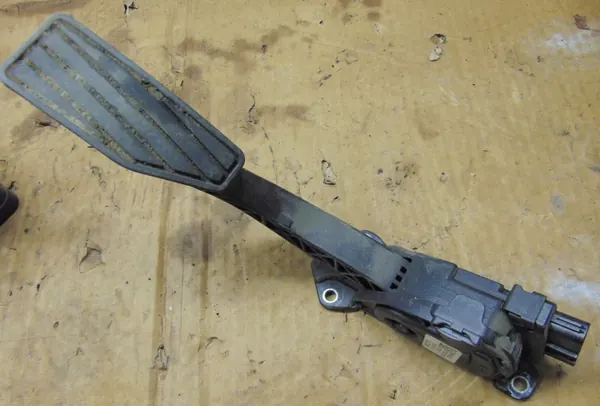 Pédale d'accélérateur OEM 15900-65J02 Suzuki Grand Vitara II image 2