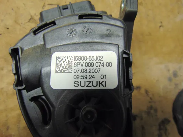 Pédale d'accélérateur OEM 15900-65J02 Suzuki Grand Vitara II image 6