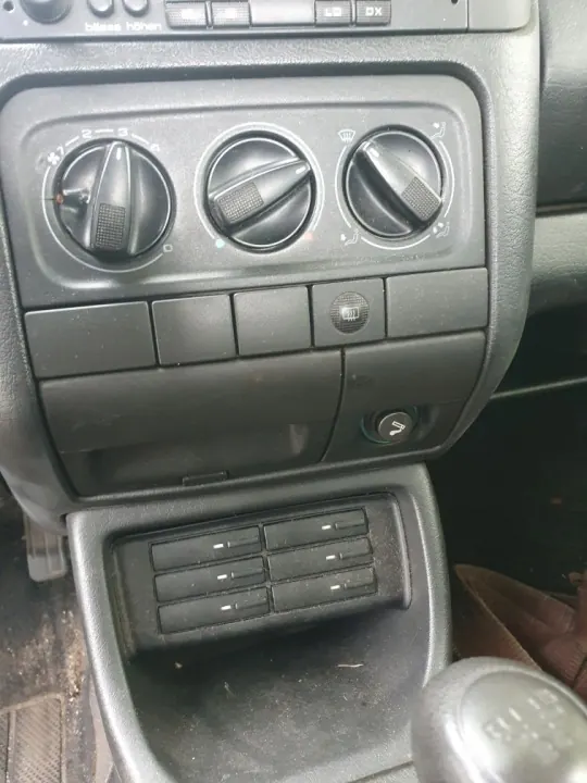 OEM Sytytysjakaja VW Golf III 1.3 Bensiini image 8
