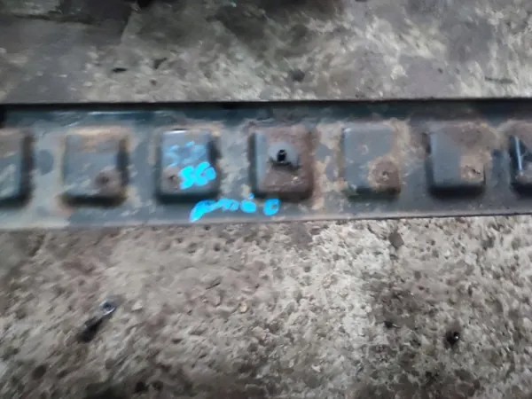 Volvo S60 Etujäähdyttimen Kiinnike OEM image 6