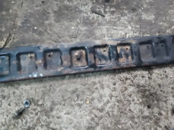 Volvo S60 Etujäähdyttimen Kiinnike OEM image 9