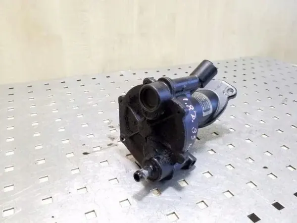 Bomba de vacío Ford OEM 9140050600T - Usada image 2