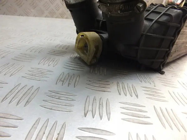 Citroen C3 II 1.6 eHDI Intercooler 9684311680 image 4