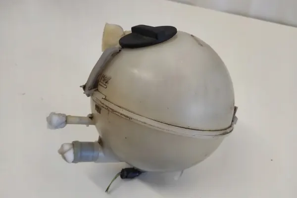 Koelvloeistof expansietank MERCEDES-BENZ image 2