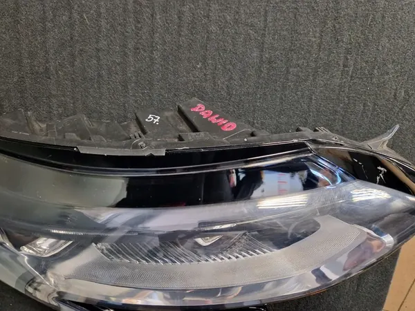 Oikea etu LED-ajovalo Renault Megane IV image 4