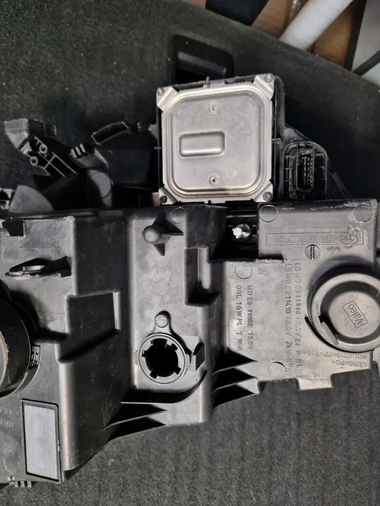 Oikea etu LED-ajovalo Renault Megane IV image 7