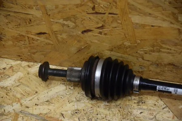 Fram vänster höger drivaxel Audi R8 420407271A image 3