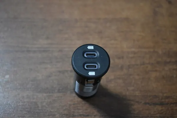 Porsche USB-C-portit OEM 95B035252G 55 - Käytetty image 2