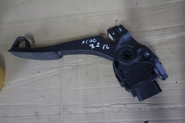 Kaasupoljinpotentiometri OEM 31329056 Volvolle image 2