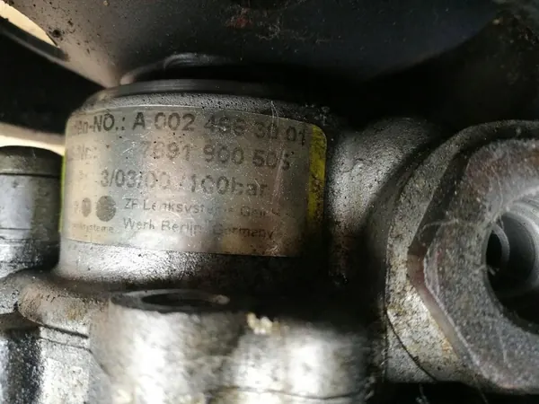 Servostyrningspump ZF A0024663001 Mercedes CLK W208 image 2