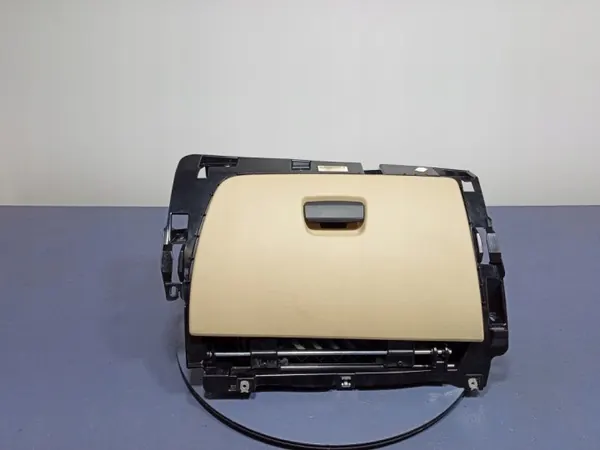 BMW X1 E84 Passagerarhandskfack OEM 2991819 image 2