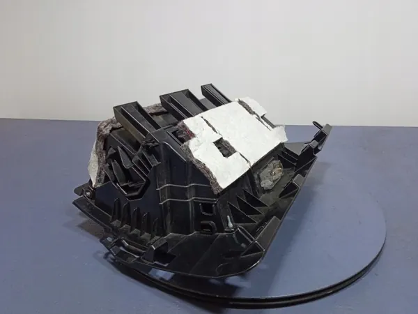 BMW X1 E84 Passagerarhandskfack OEM 2991819 image 3