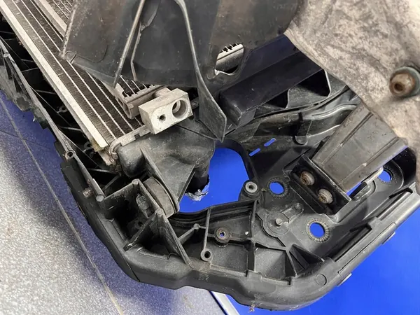 AUDI A6 C6 3.2 FSI Parachoques Delantero 4F0121251AF image 6