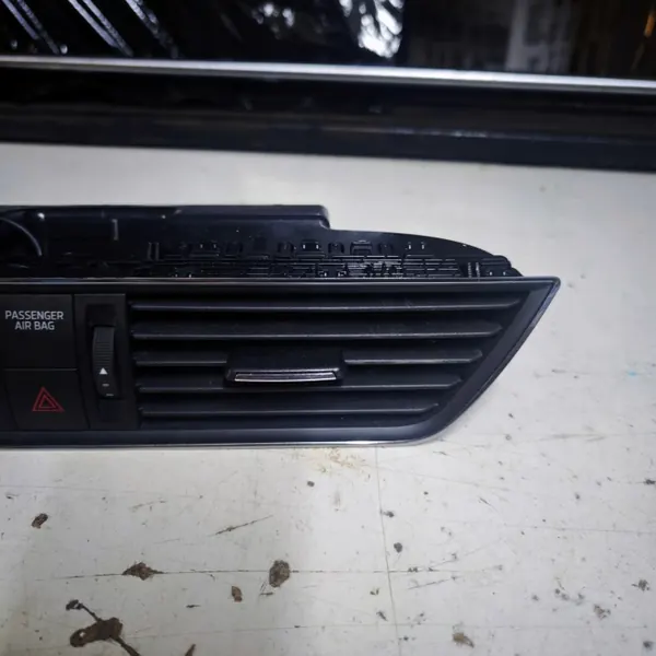 OEM 3V0820951D Grade central de ar para Superb III image 4