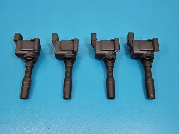 Bobina de ignição Skoda Octavia IV 1.5 TSI 05E905110A image 3