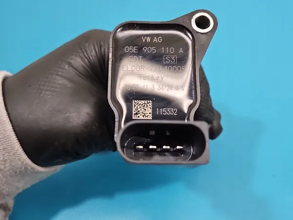 Bobina de ignição Skoda Octavia IV 1.5 TSI 05E905110A image 5
