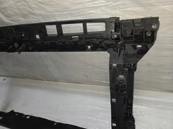 Correa delantera Skoda Superb III OEM 3V0805588D - Usada image 7