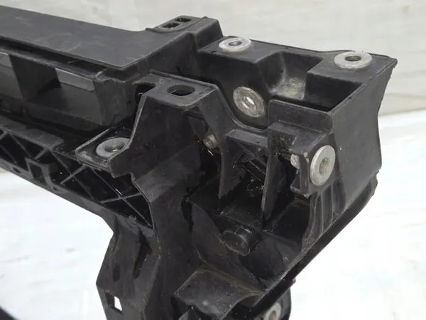 Correa delantera Skoda Superb III OEM 3V0805588D - Usada image 9