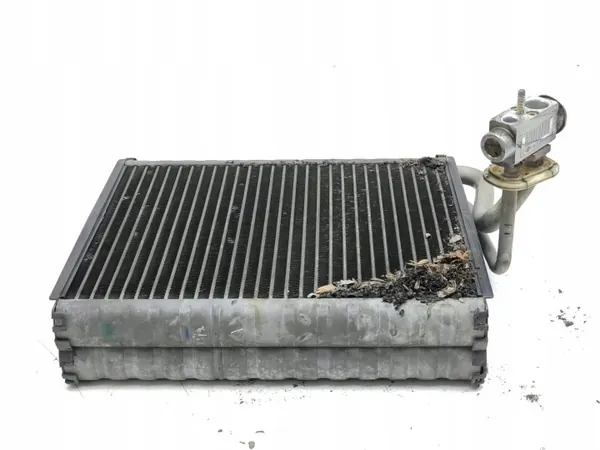 Mercedes S W221 Ilmastointilämmittimen ydin OEM AMD170740 image 4
