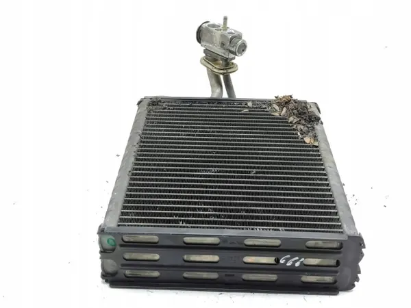 Mercedes S W221 Ilmastointilämmittimen ydin OEM AMD170740 image 5