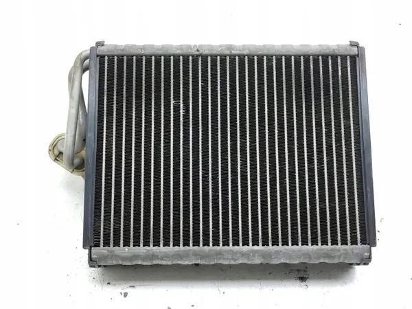 Mercedes S W221 Ilmastointilämmittimen ydin OEM AMD170740 image 7