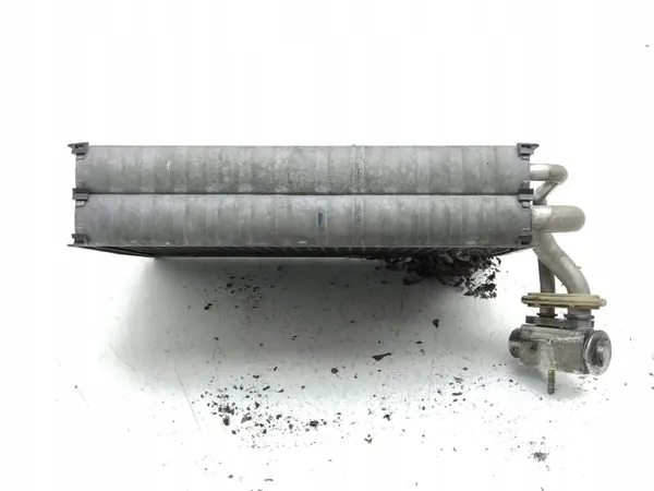 Mercedes S W221 Ilmastointilämmittimen ydin OEM AMD170740 image 8