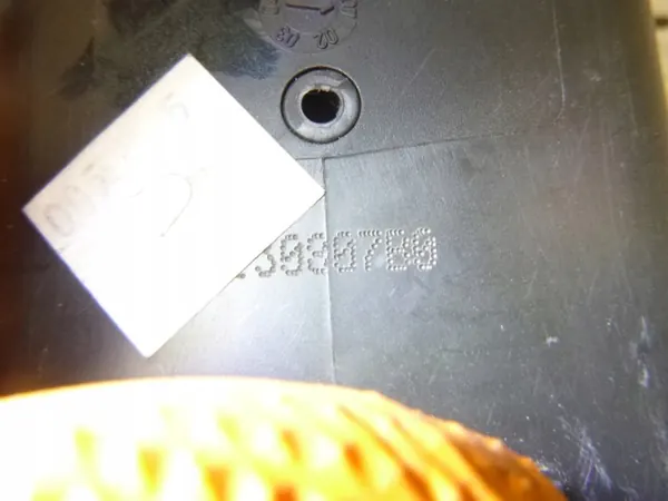 OEM DRC85478 Oikea etuilmastointiristikko Renault image 6