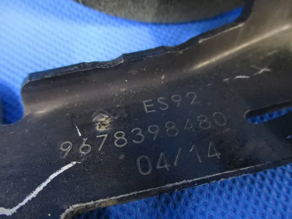 Bisagra de capó derecha PEUGEOT 2008 2017 image 3