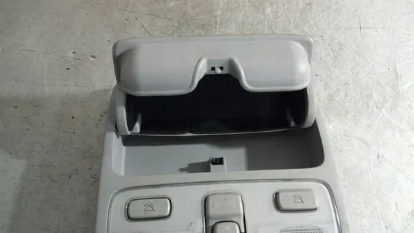 Katonvalo Kia Sportage II OEM 92820-2EXXX image 3