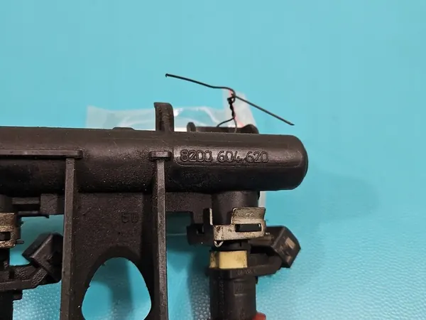 Inyector Renault Clio III 1.2 16V image 5