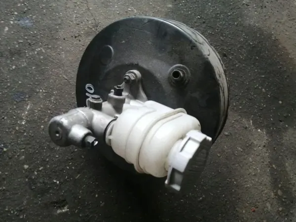 Pompe servo Kia Rio I OEM 58500FD100 Occasion image 4