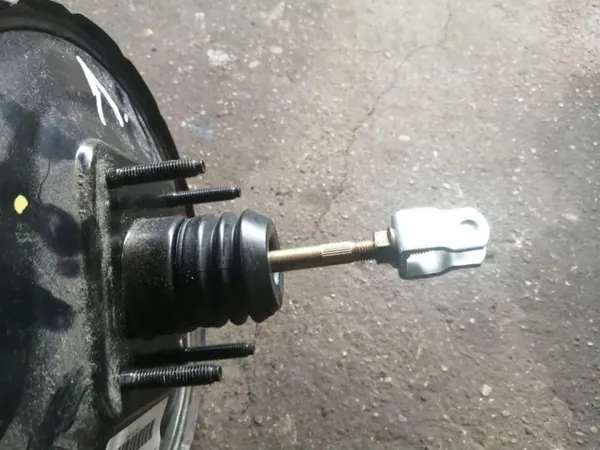 Pompe servo Kia Rio I OEM 58500FD100 Occasion image 5