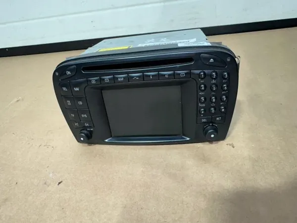 Mercedes SL R230 Head Unit OEM A2308202589 image 2