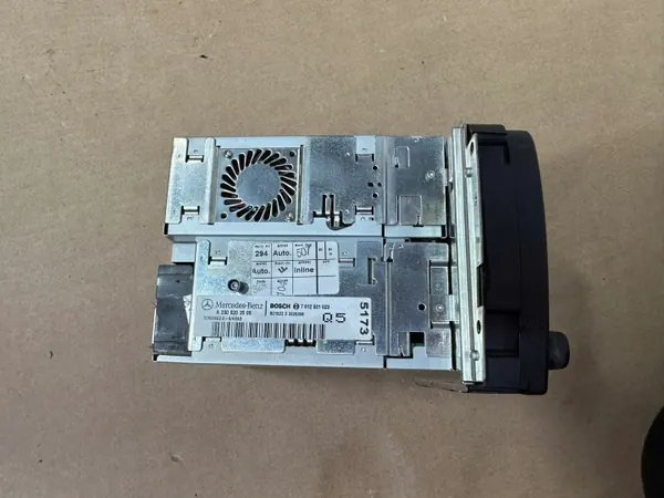 Mercedes SL R230 Head Unit OEM A2308202589 image 10