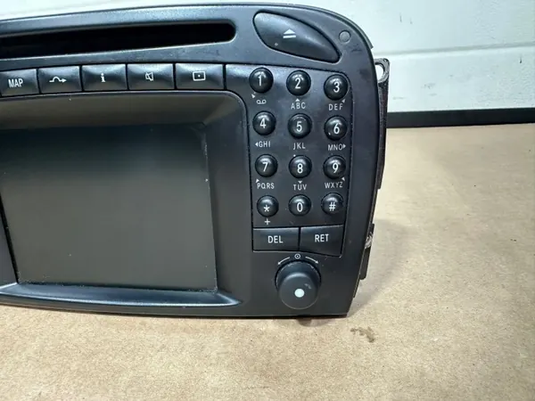 Mercedes SL R230 Head Unit OEM A2308202589 image 3