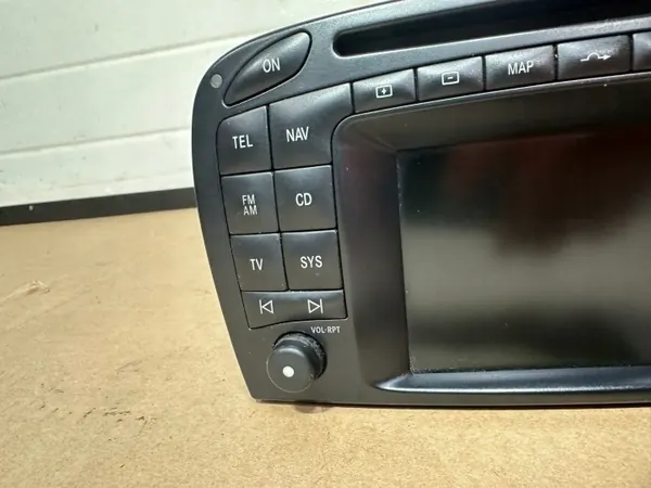 Mercedes SL R230 Head Unit OEM A2308202589 image 5