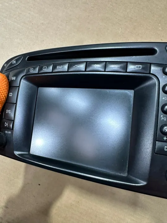 Mercedes SL R230 Head Unit OEM A2308202589 image 7