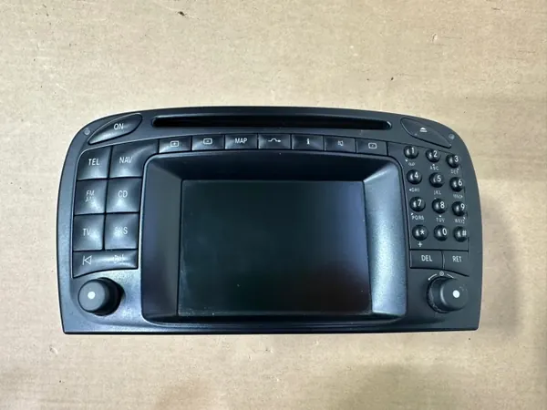 Mercedes SL R230 Head Unit OEM A2308202589 image 8